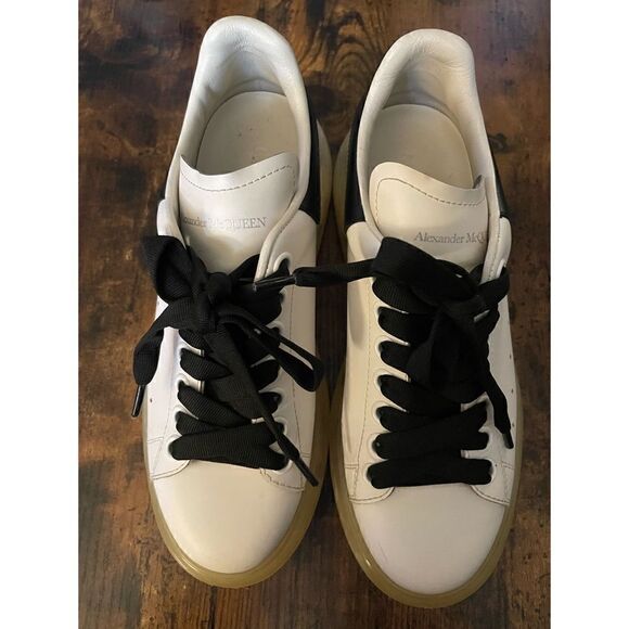 Alexander McQueen OVERSIZE LEATHER TRAINERS Size 37.5 - Picture 4 of 10